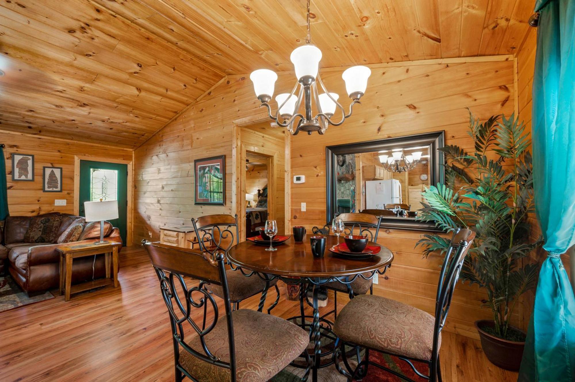 Easy Livin - Secluded Family Log Cabin Sevierville Exteriör bild